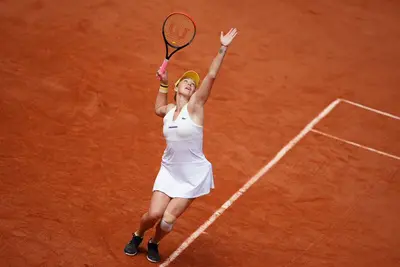 Anastasia Pavlyuchenkova rolls back the years in Paris to reach last ...