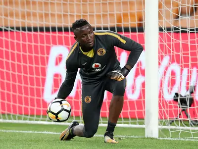 Hayibo! Twitter shocked at Kaizer Chiefs goalkeeper's inclusion in ...