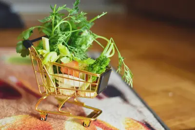 Eat fresh for less: The spring grocery hacks that save you rands
