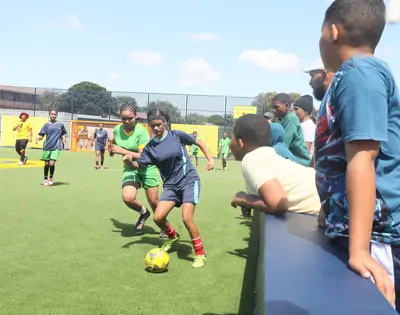 Bloemendal pupils celebrate opening of South Africa's 17th Cruyff Court ...