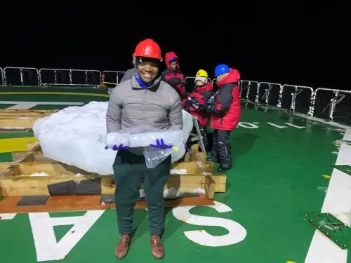 Antarctic ice microbes might help cool the planet, study finds